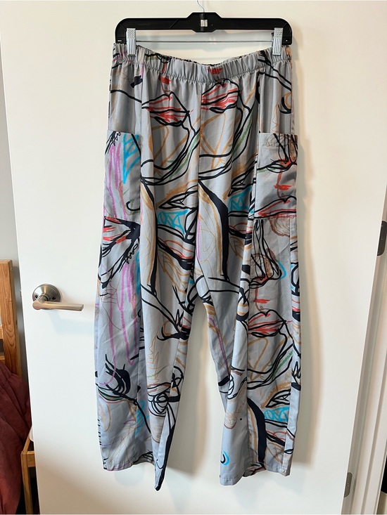 Pants - Wide-Leg Abstract Print Women's Pants in Gray